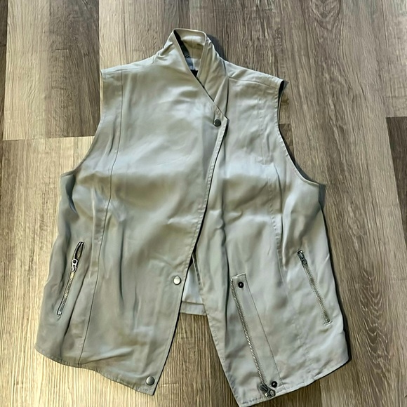 Banana Republic Vest - Picture 1 of 2